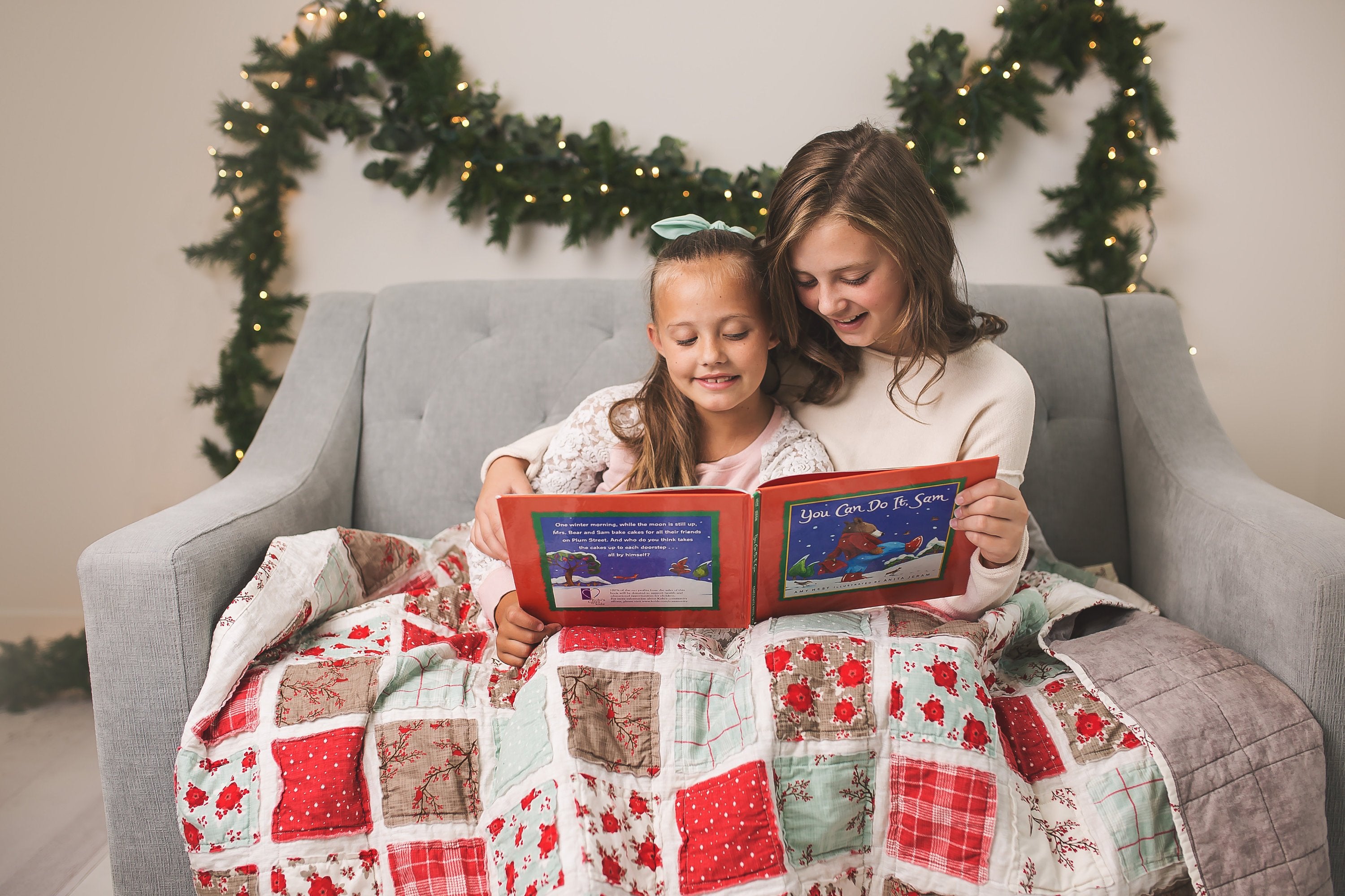 top-holiday-gifts-mother-daughter-yuletide-storytelling-snuggles-christmas-decor-matching-pjs