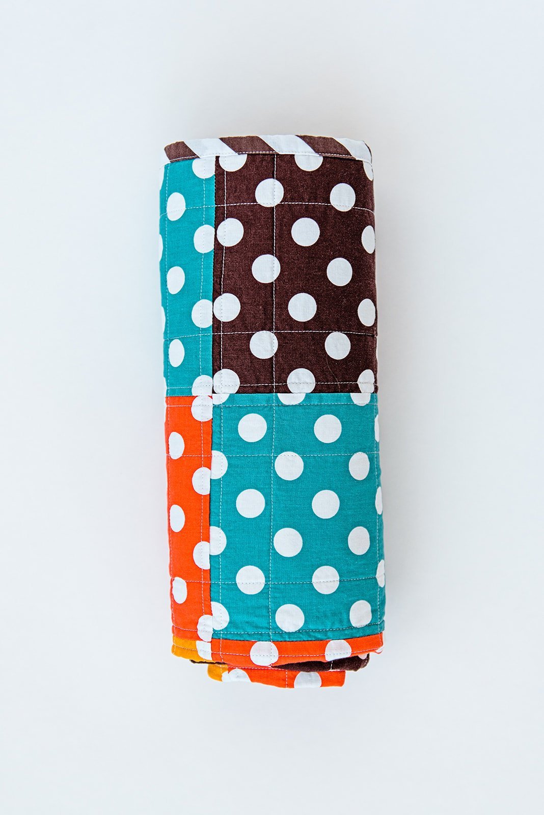 polka-dot-quilt-for-babies-and-toddlers-from-sugar-owl-design